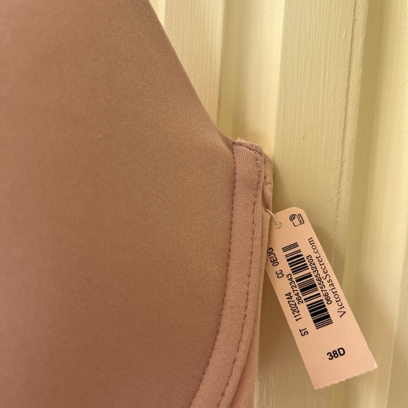 Victoria Secret bikini top size 38D. - Picture 10 of 10